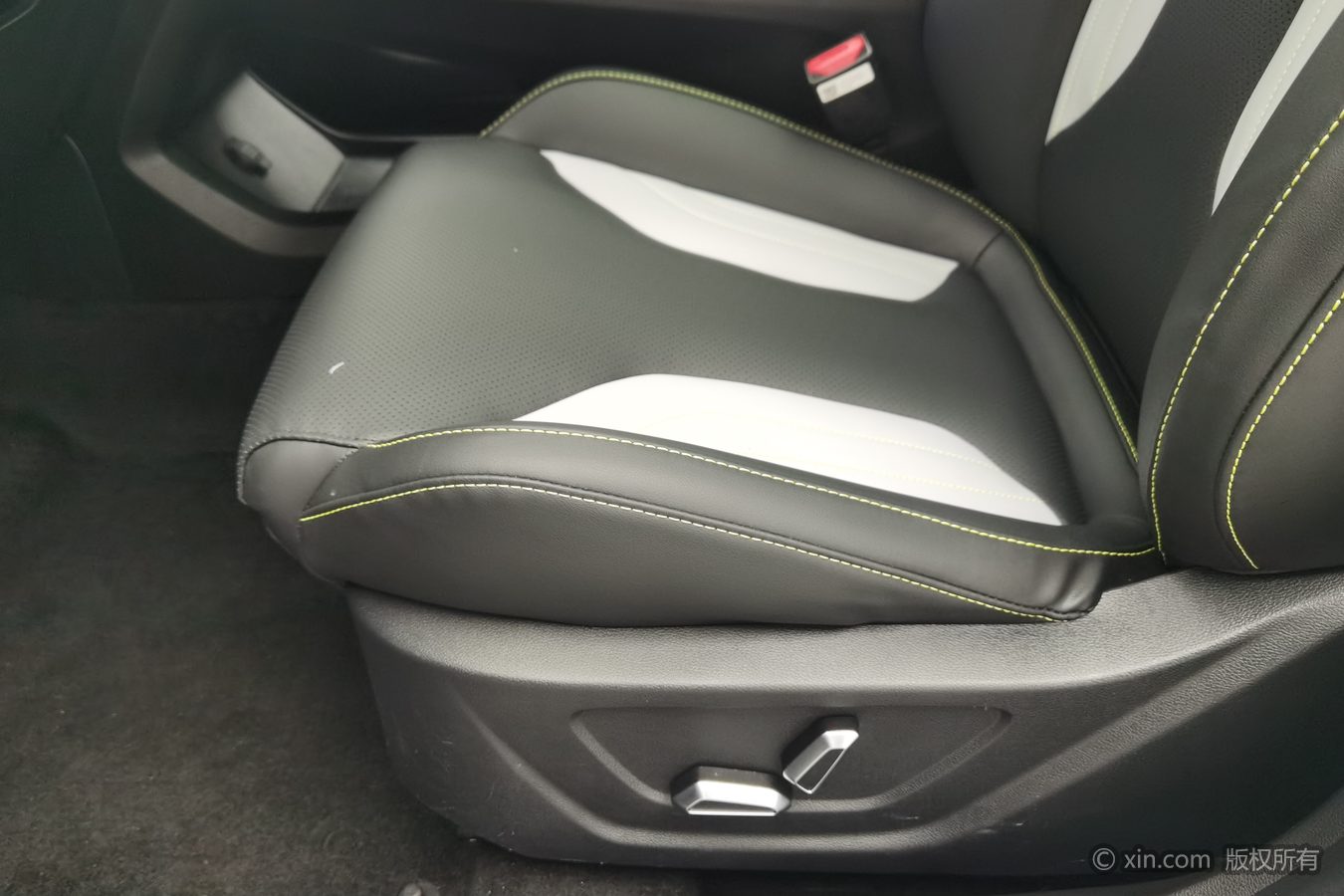 GEELY Coolray 2023 #21 GEELY Coolray 2023 car image #21
