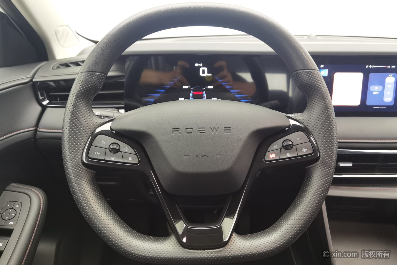 Roewe i5 2024 car image #11