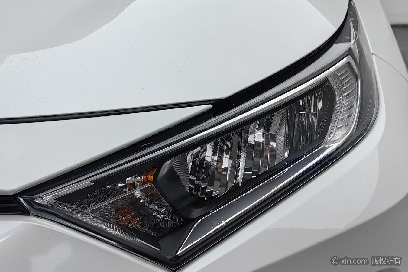 Toyota RAV4 2025 imagen de coche #6