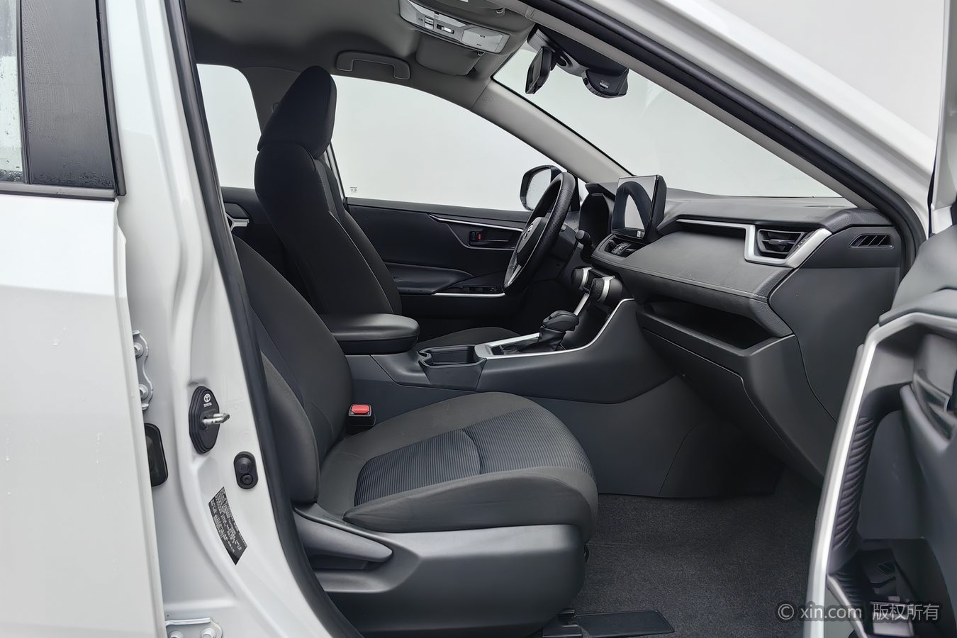 Toyota RAV4 2025 imagen de coche #24