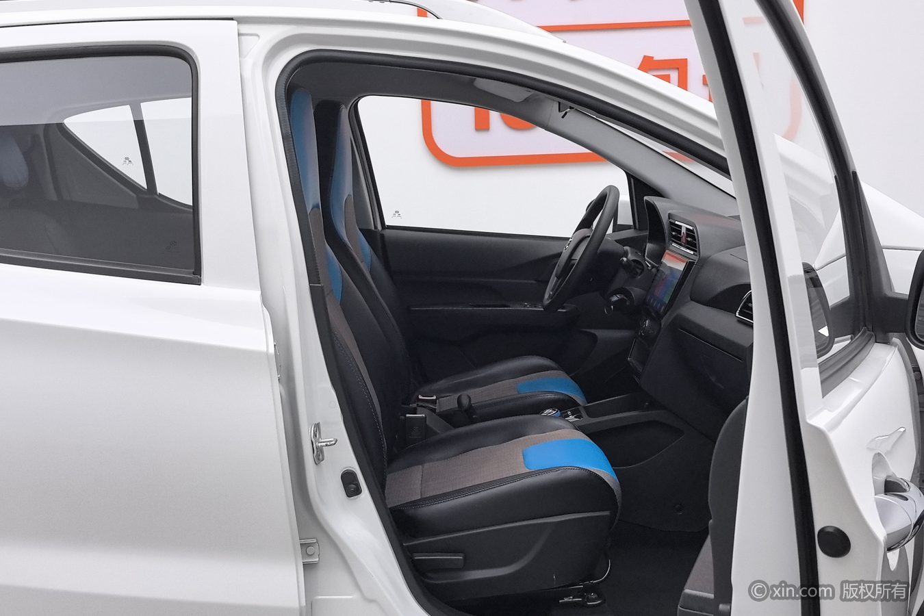2018 #24 2018 car image #24