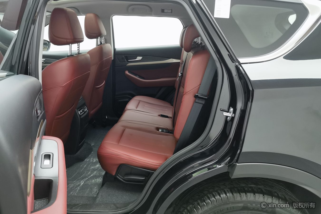 Jetour X70 2025 car image #16