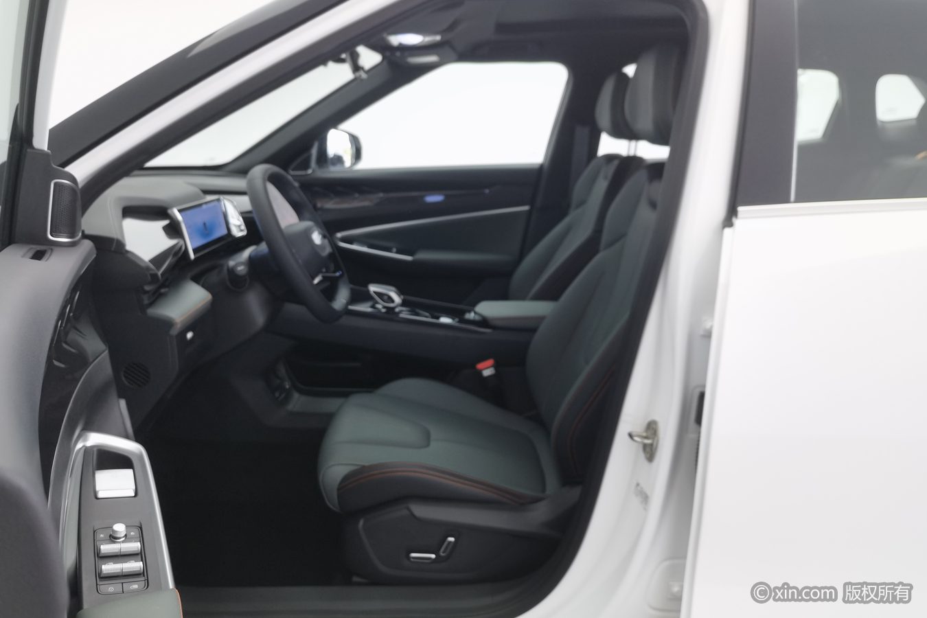 GEELY Boyue 2025 صورة سيارة #10