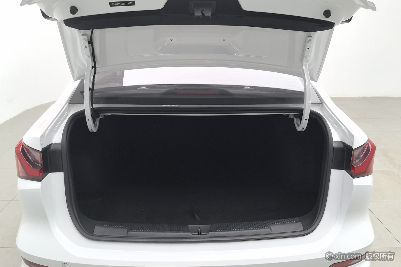 Roewe i5 2025 car image #17