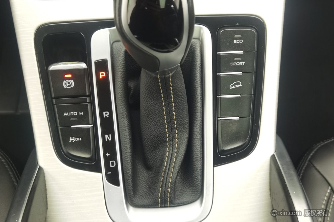 GEELY Boyue 2018 car image #14