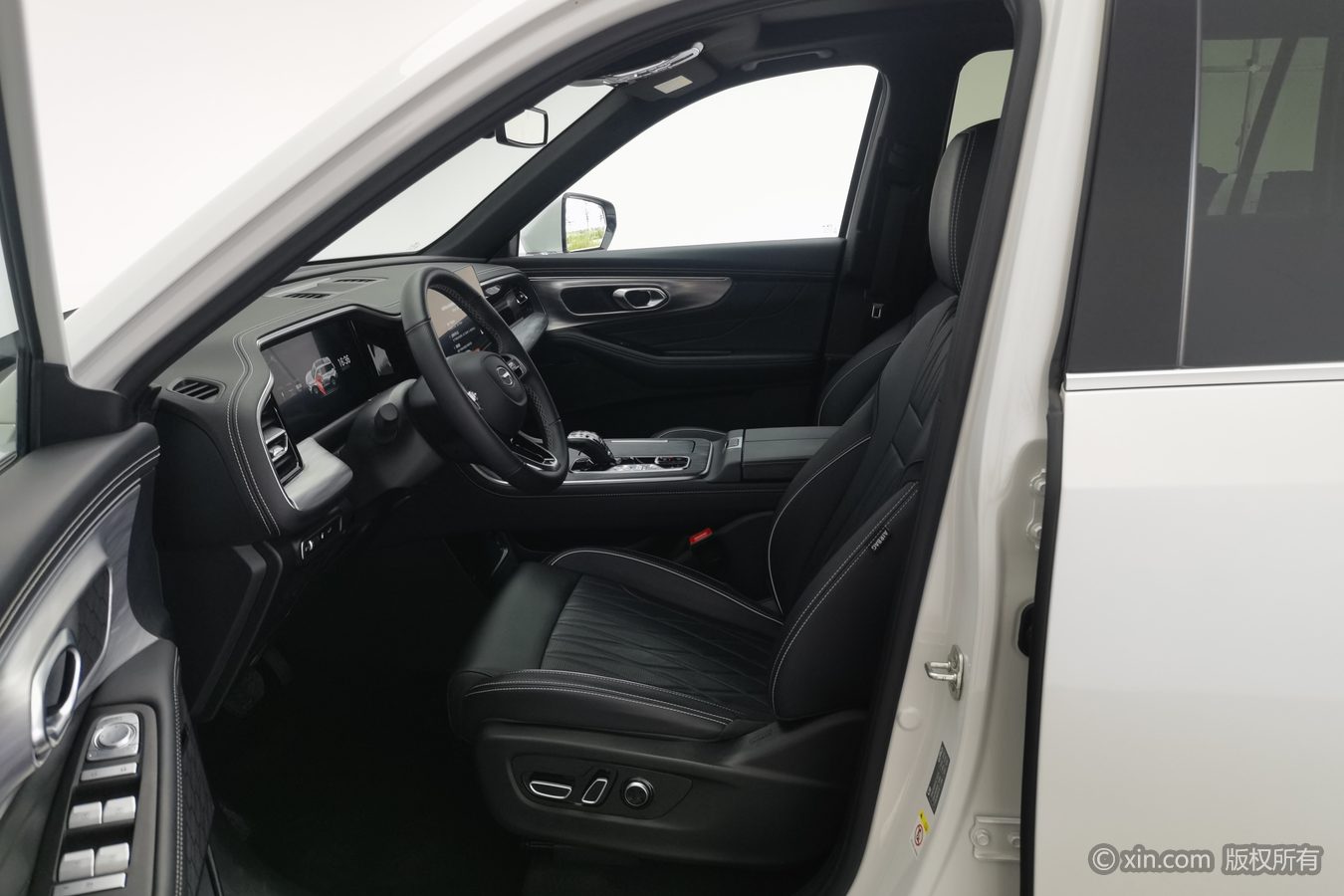 GAC Trumpchi GS8 2025 #10 GAC Trumpchi GS8 2025 car image #10