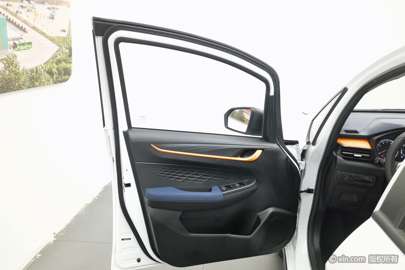 Livan X3 PRO 2023 #8 Livan X3 PRO 2023 car image #8