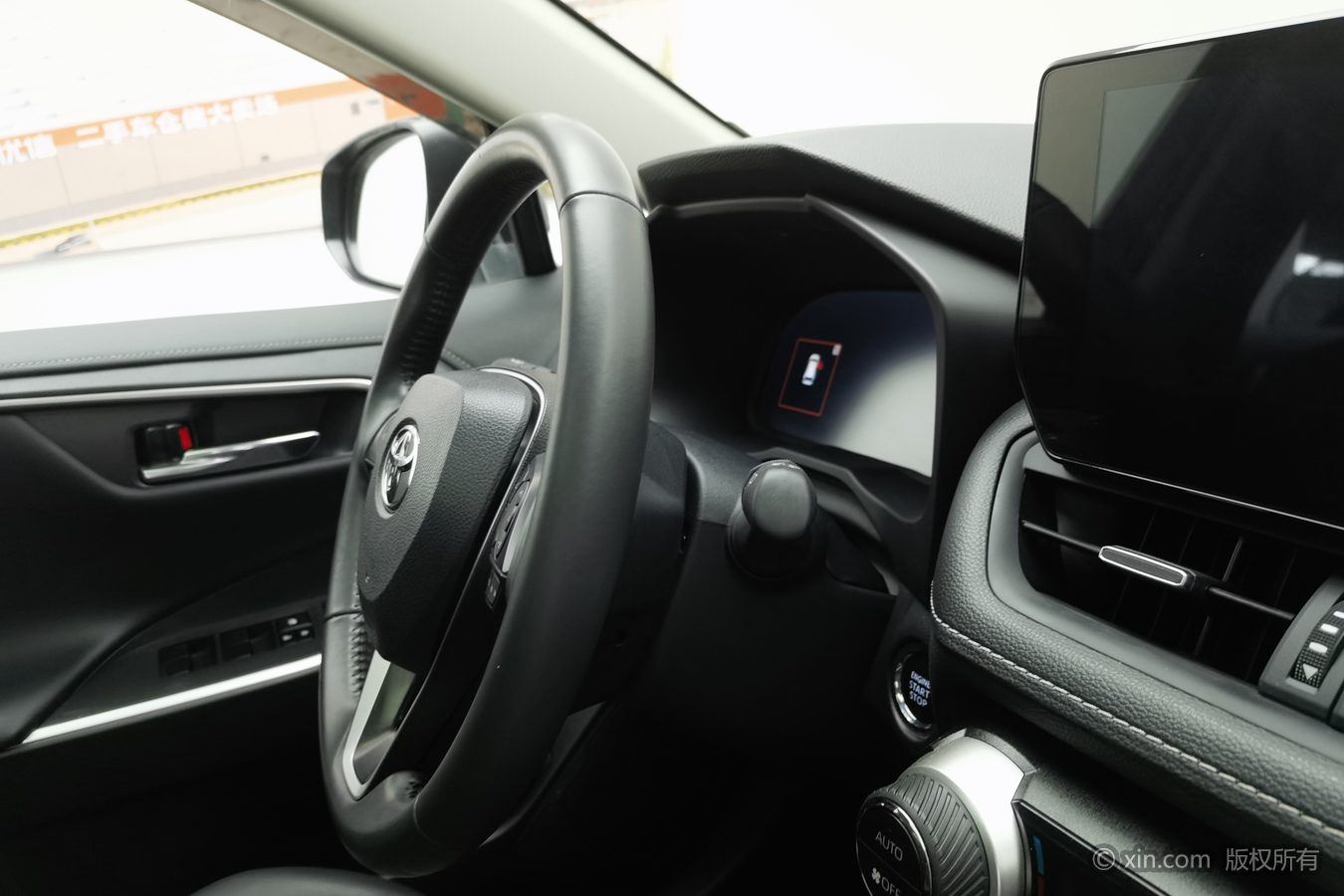 Toyota RAV4 2023 immagine di auto #23