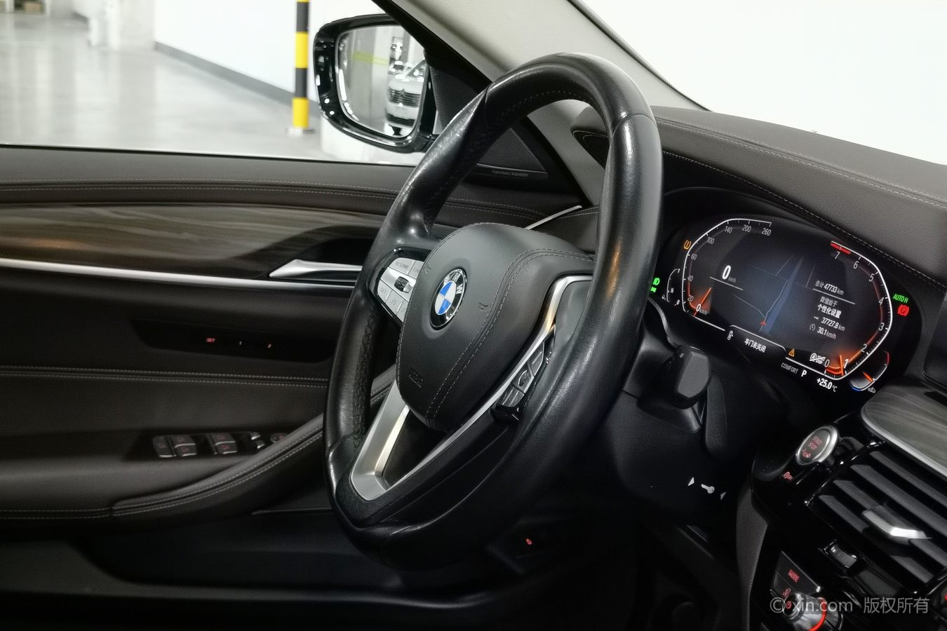 BMW 5 Series 2023 صورة سيارة #23