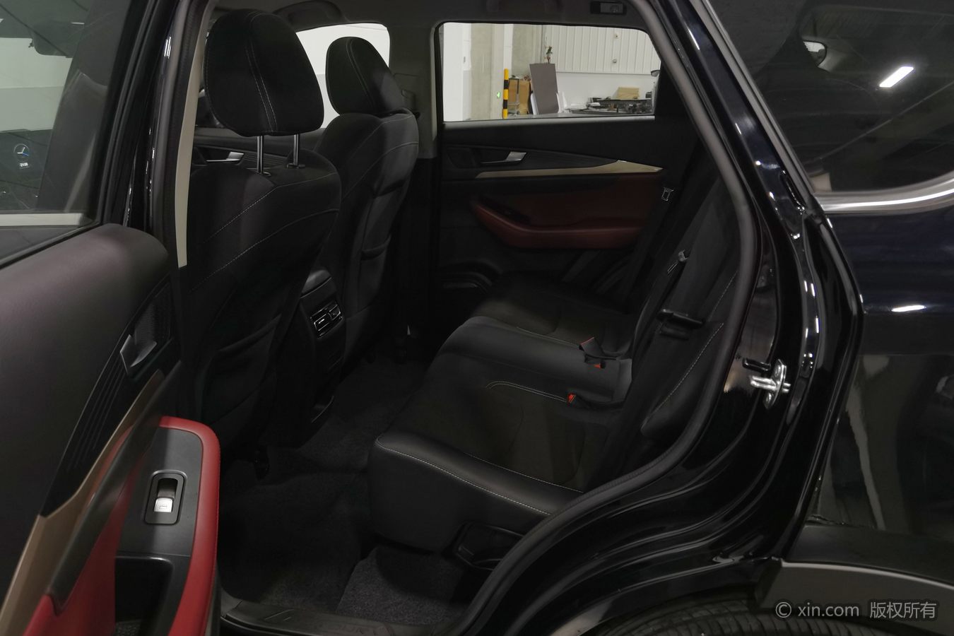 Jetour X70 2023 car image #16