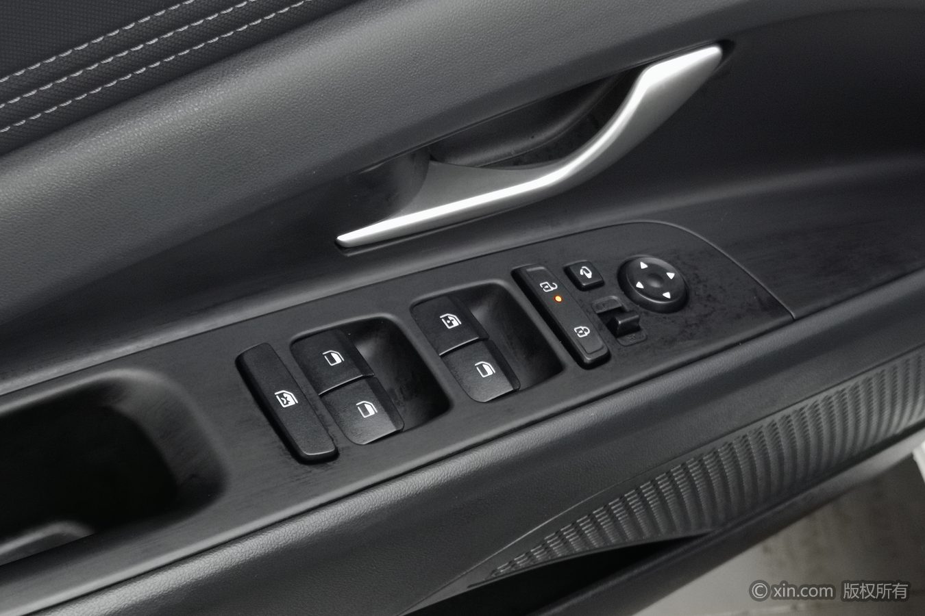 Hyundai Elantra 2024 car image #9