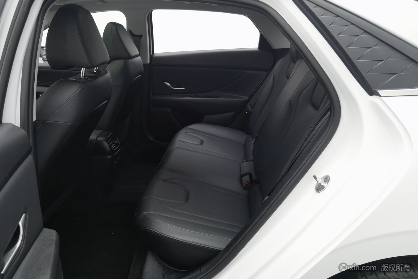 Hyundai Elantra 2024 car image #16
