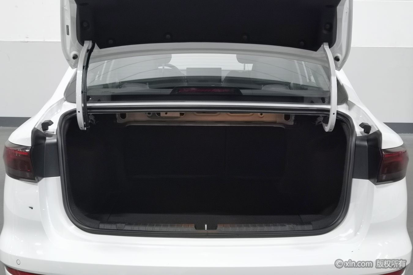 GEELY Emgrand 2023 car image #17