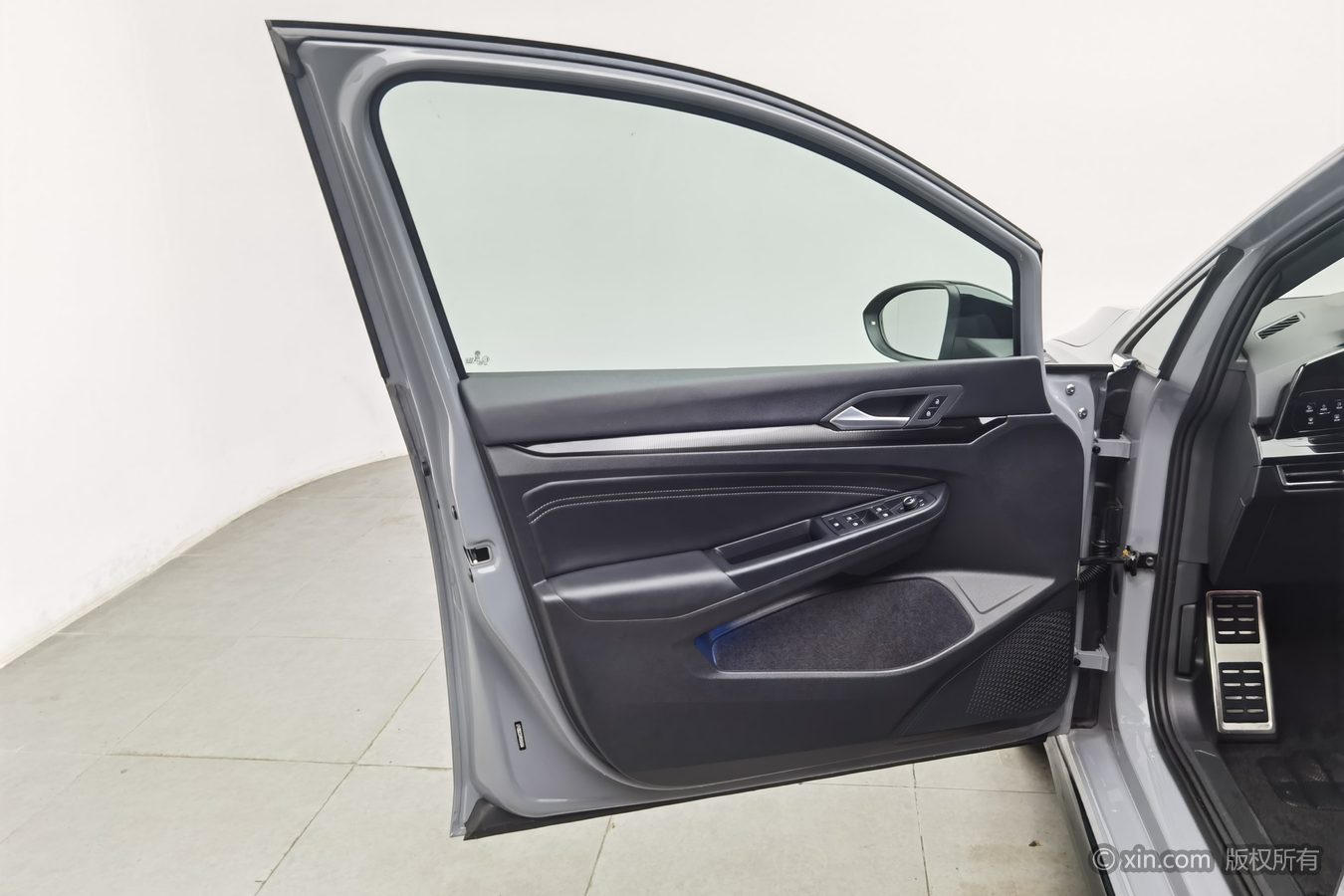 Volkswagen Golf 2024 car image #8