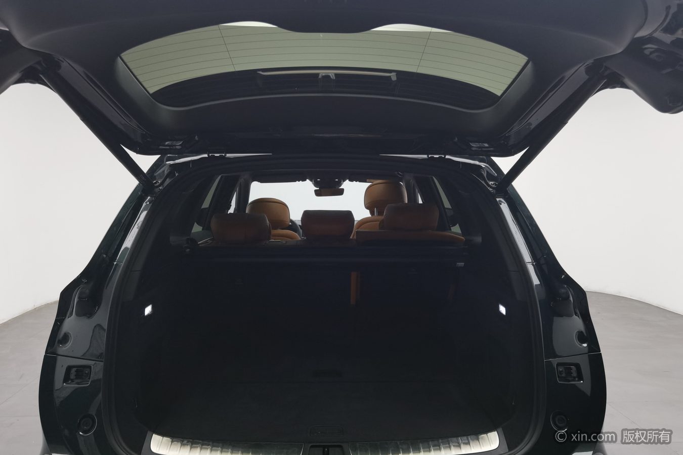 2025 car image #17