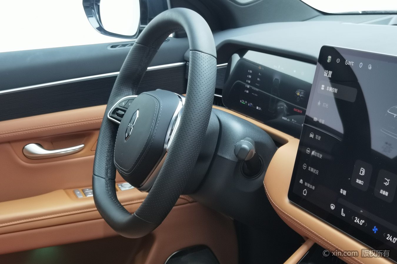 2025 car image #23