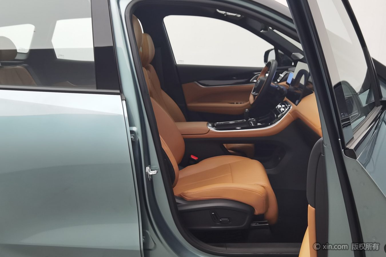 GEELY Boyue L 2025 car image #24