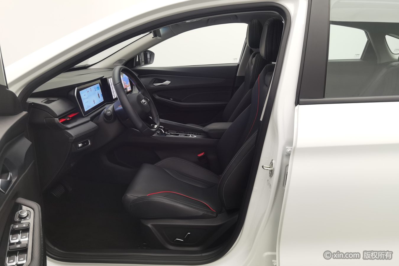 GEELY Binray 2025 car image #10