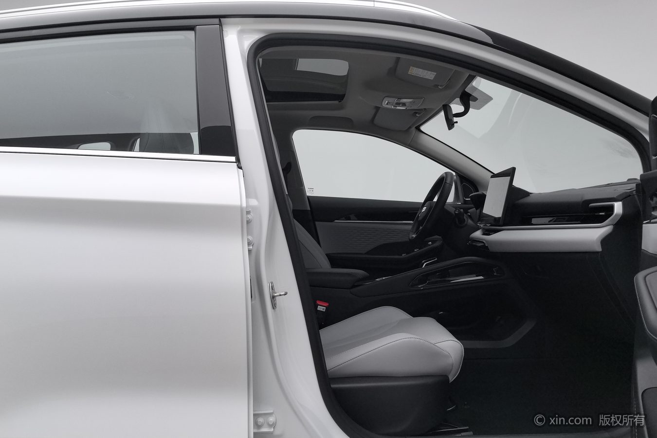 GEELY Coolray 2025 #24 GEELY Coolray 2025 car image #24