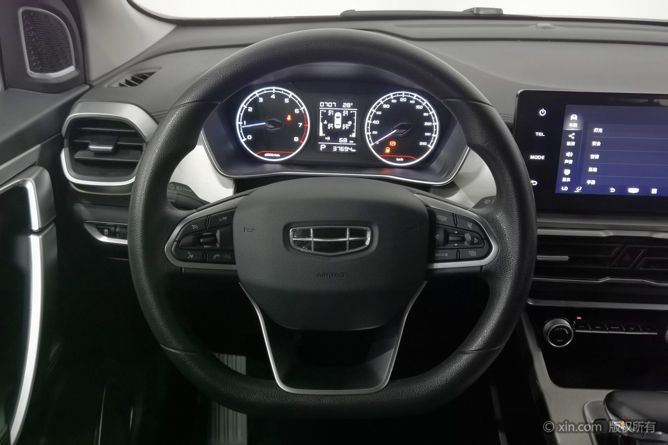 GEELY Coolray 2024 car image #11