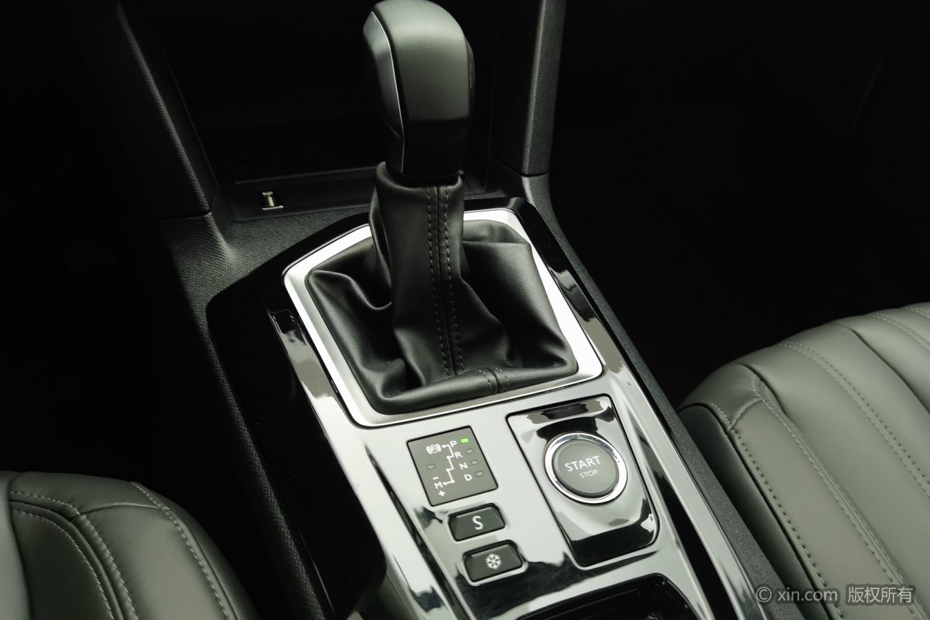Peugeot 408 2024 immagine di auto #14