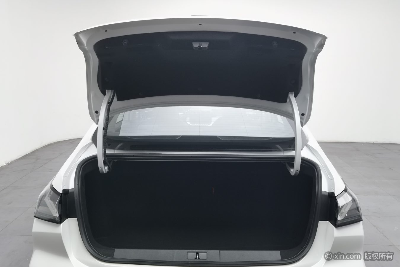 Peugeot 408 2024 immagine di auto #17