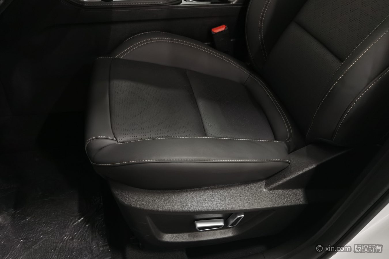 Chery Tiggo 8 2025 car image #21