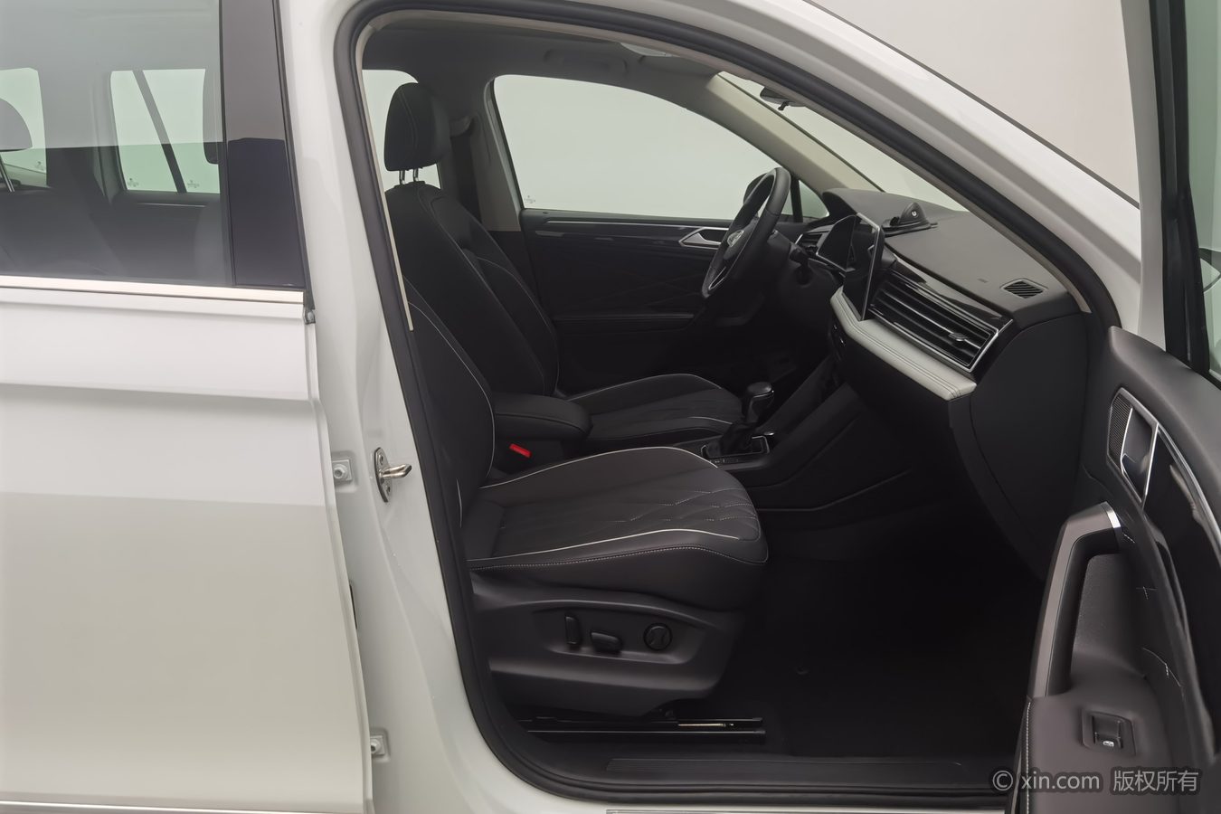 Volkswagen Tiguan L 2023 #24 Volkswagen Tiguan L 2023 car image #24