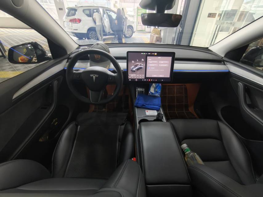 Tesla Model Y 2024 #8 Tesla Model Y 2024 car image #8