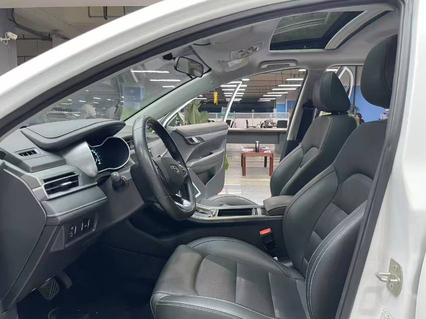 GEELY Emgrand 2020 car image #7