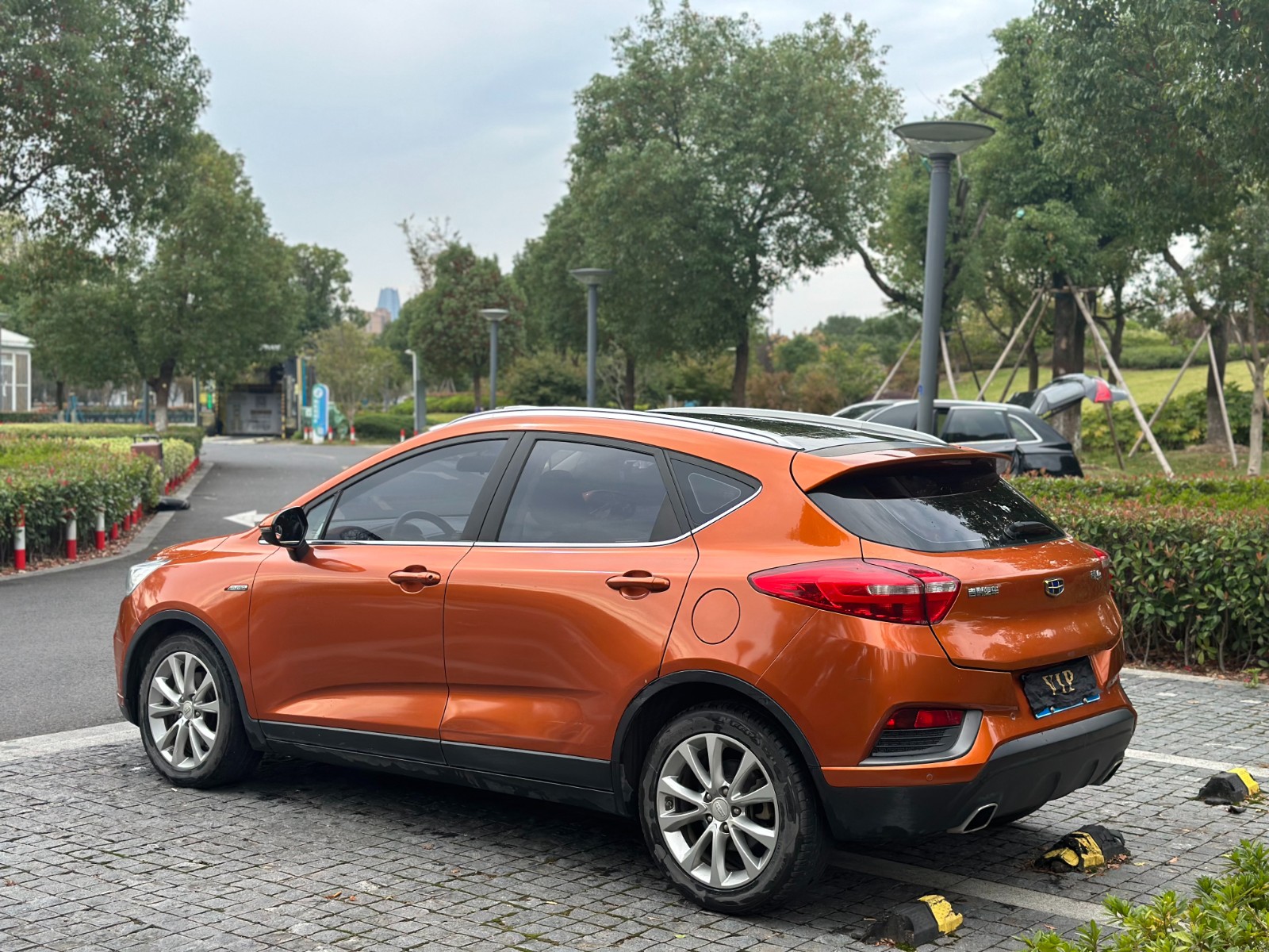 GEELY Emgrand GS 2016 car image #9
