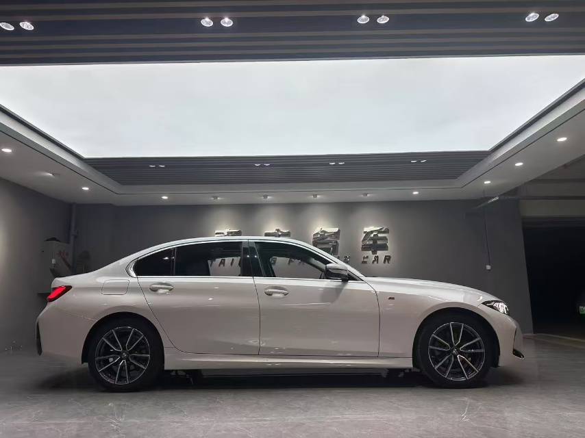 BMW 3 Series 2023 car image #10