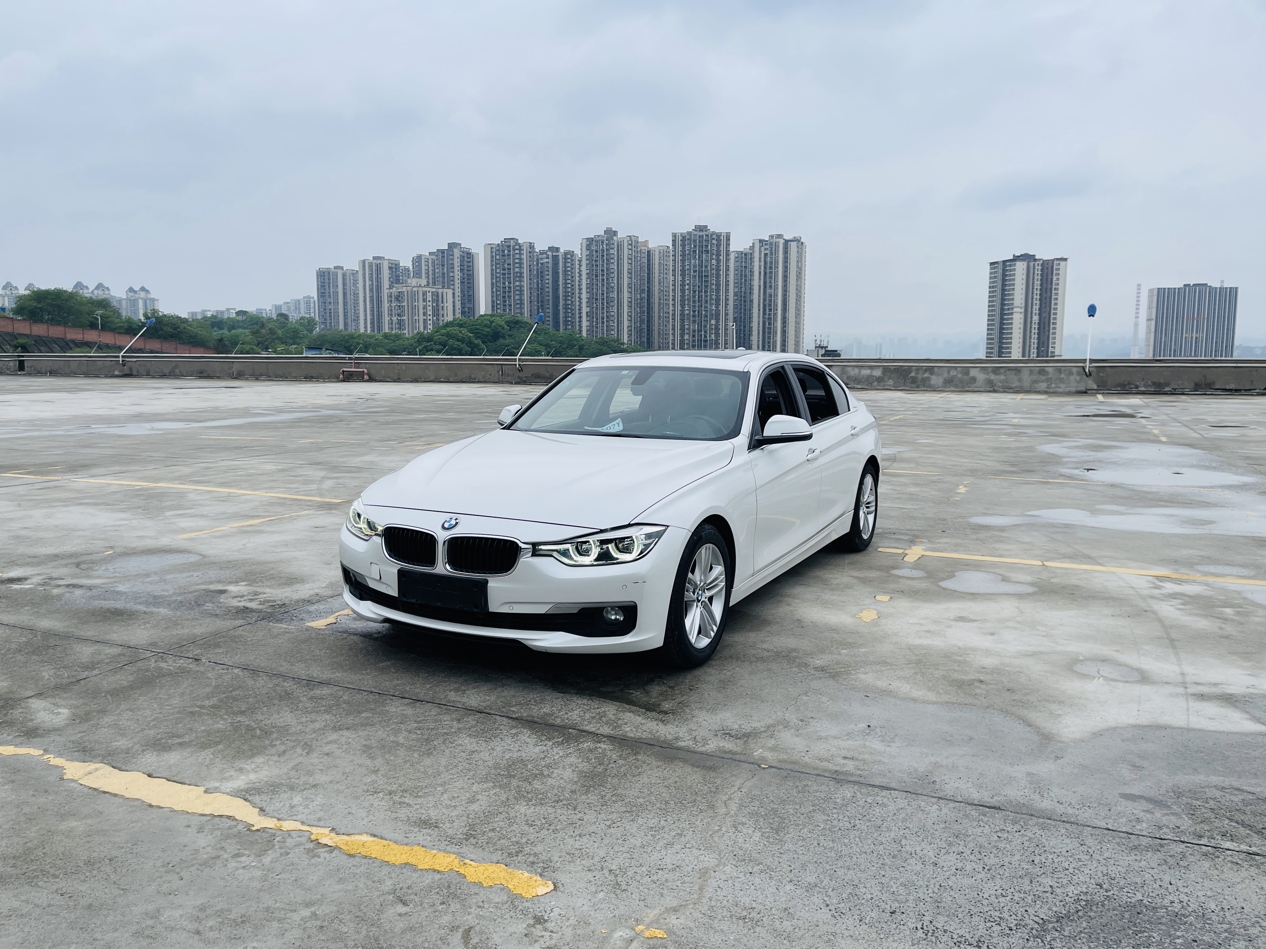 BMW 3 Series 2017 car image #2