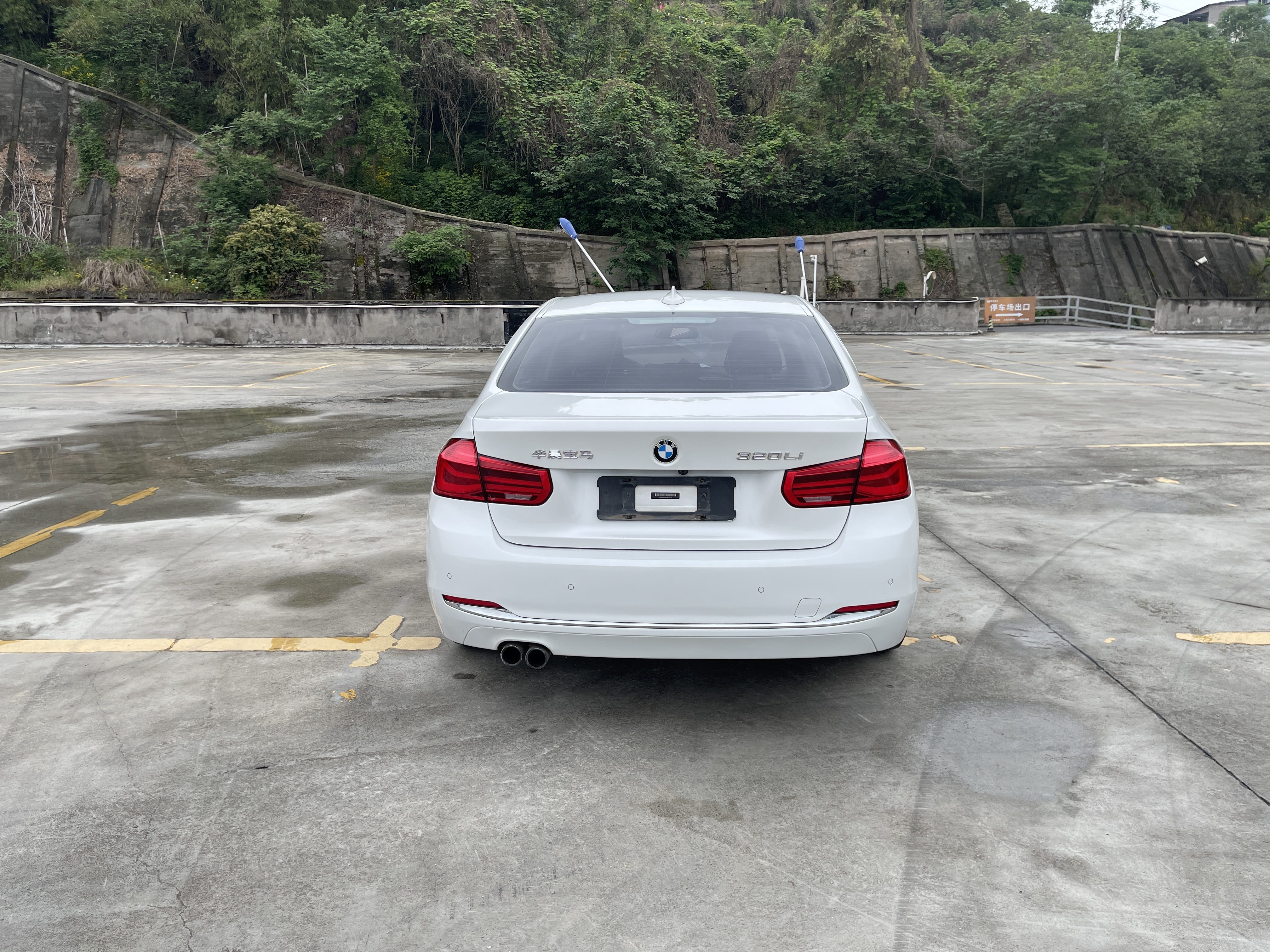 BMW 3 Series 2017 car image #10