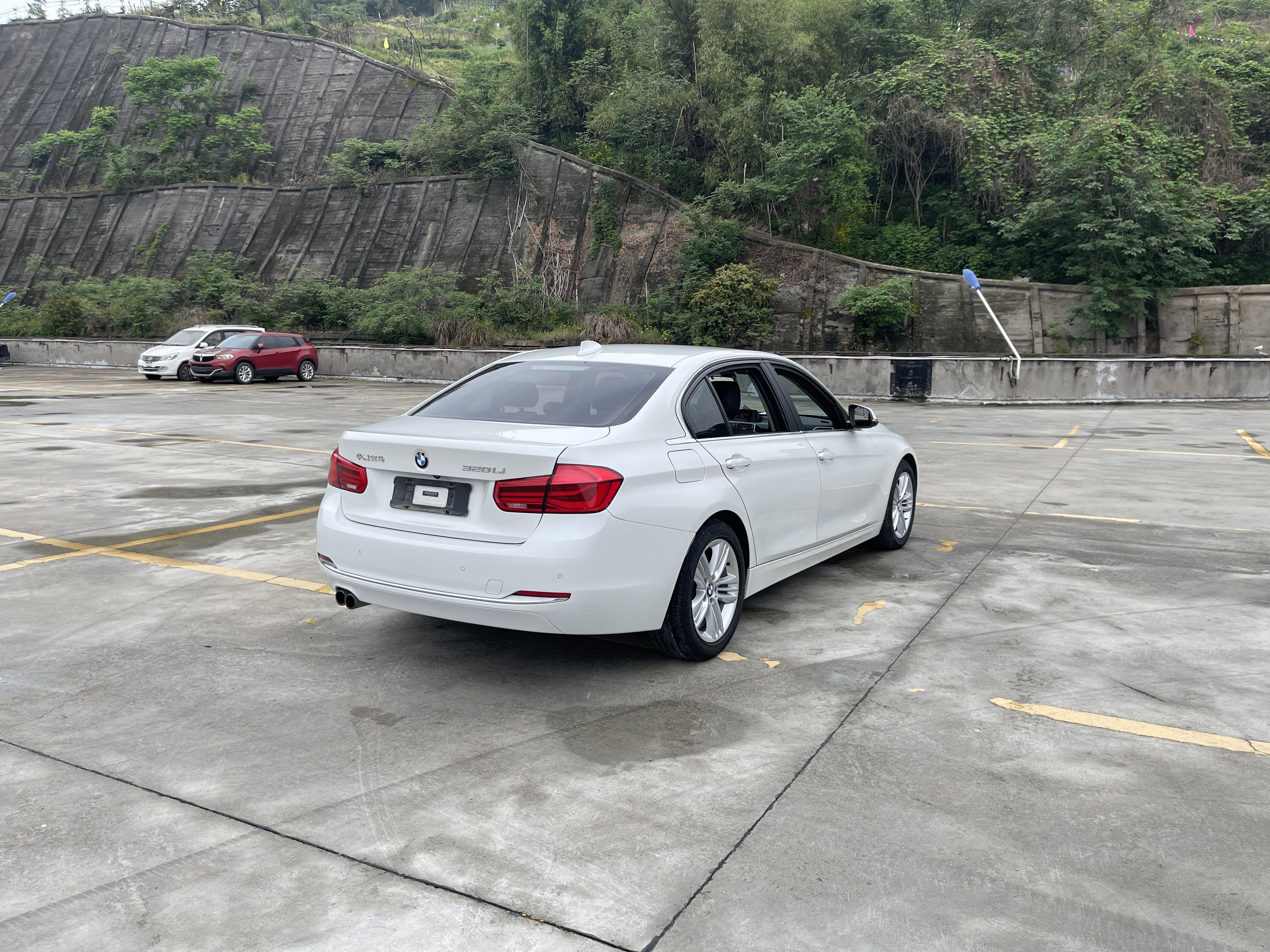 BMW 3 Series 2017 car image #11