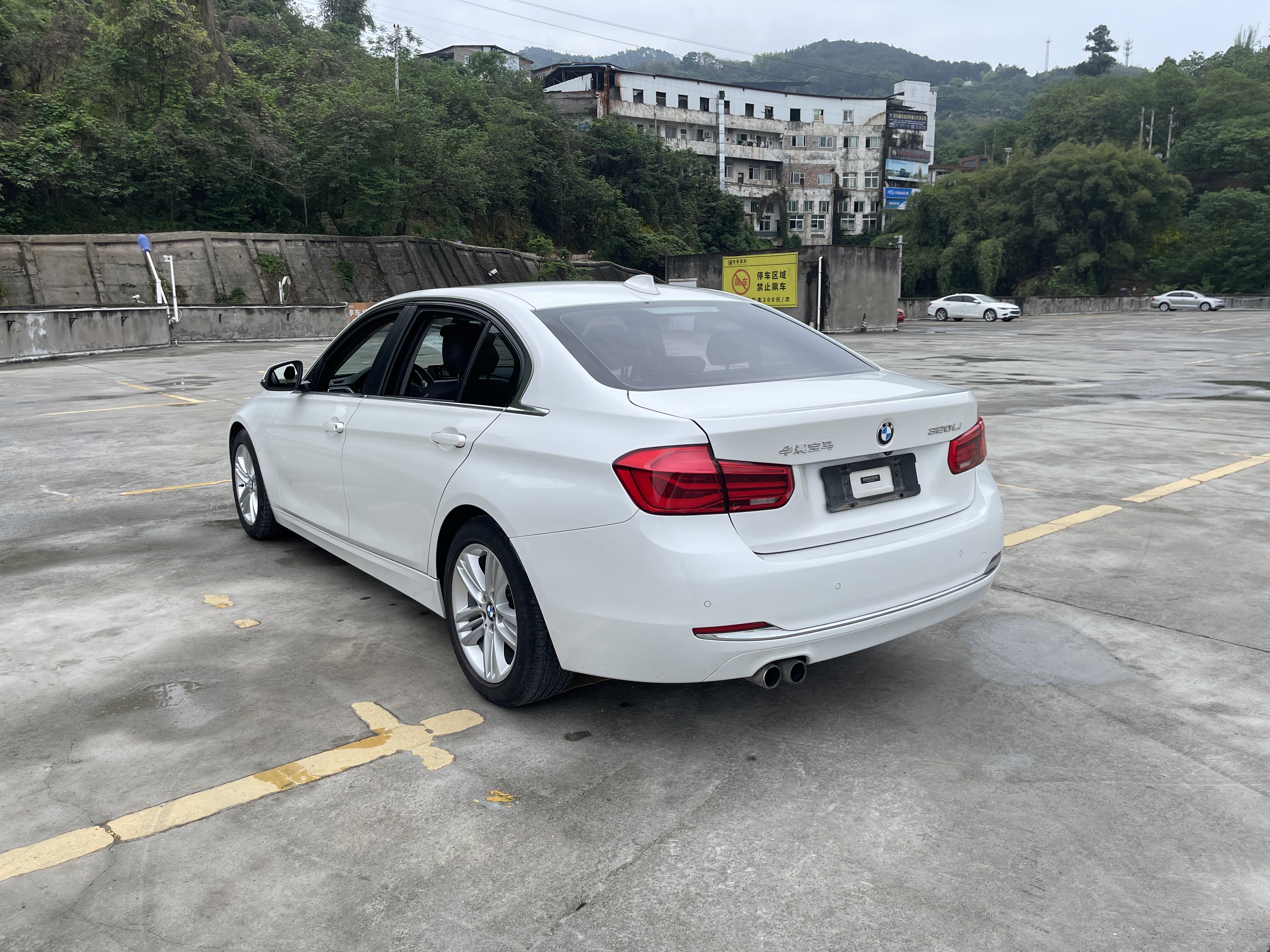 BMW 3 Series 2017 car image #9
