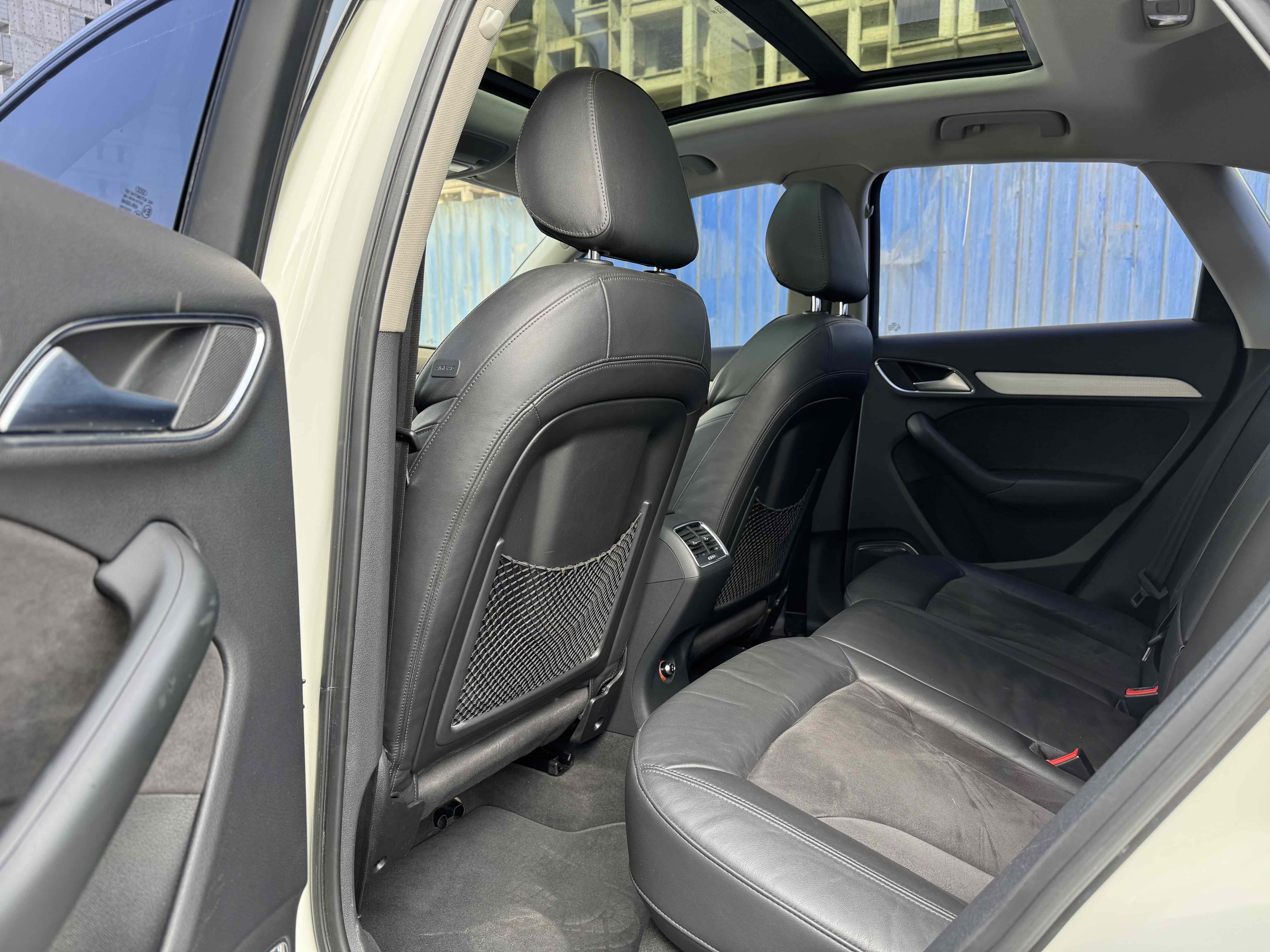 Audi Q3 2013 car image #8