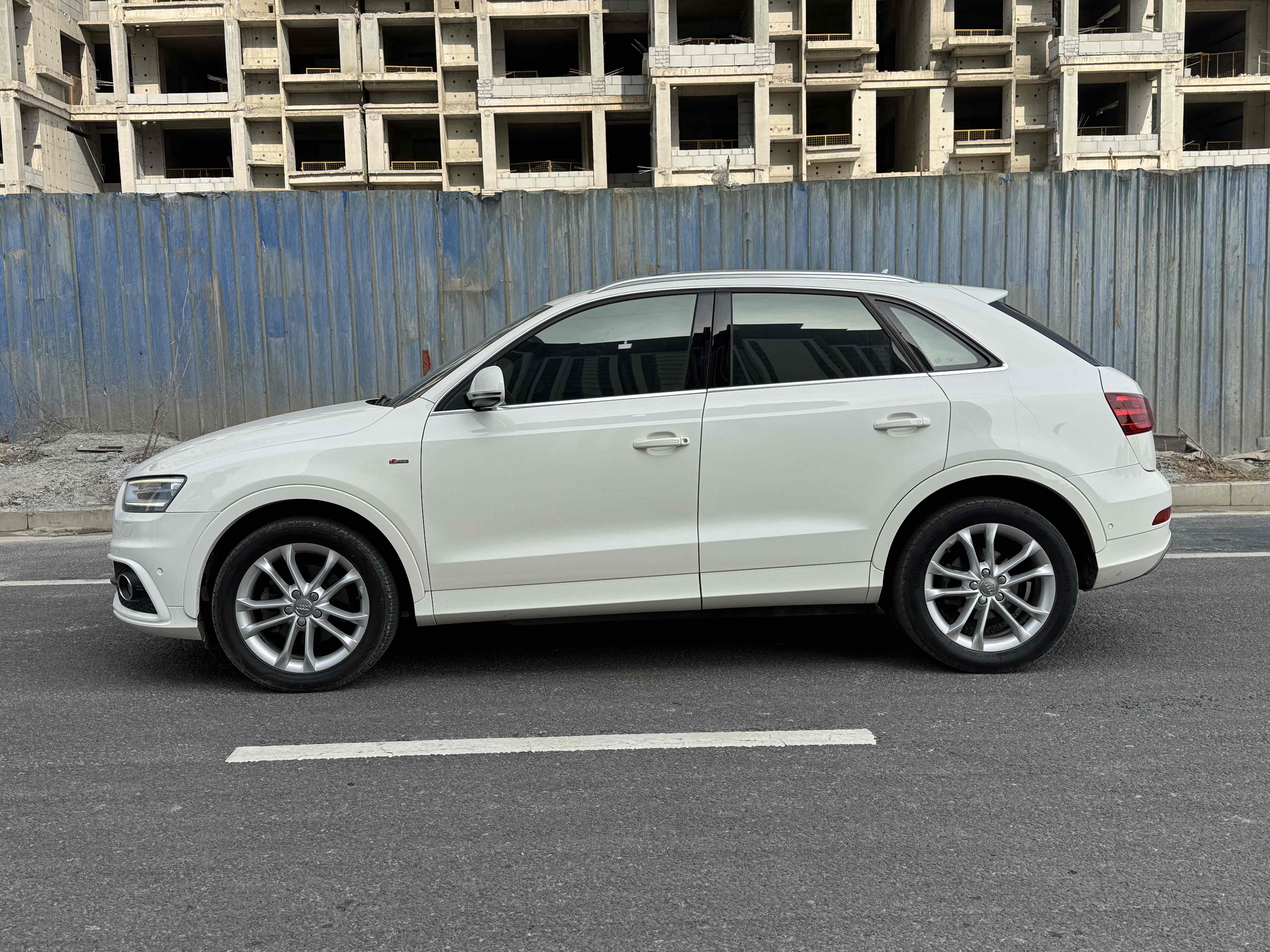 Audi Q3 2013 car image #5