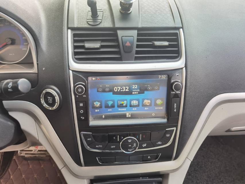 GEELY Emgrand 2014 #8 GEELY Emgrand 2014 car image #8