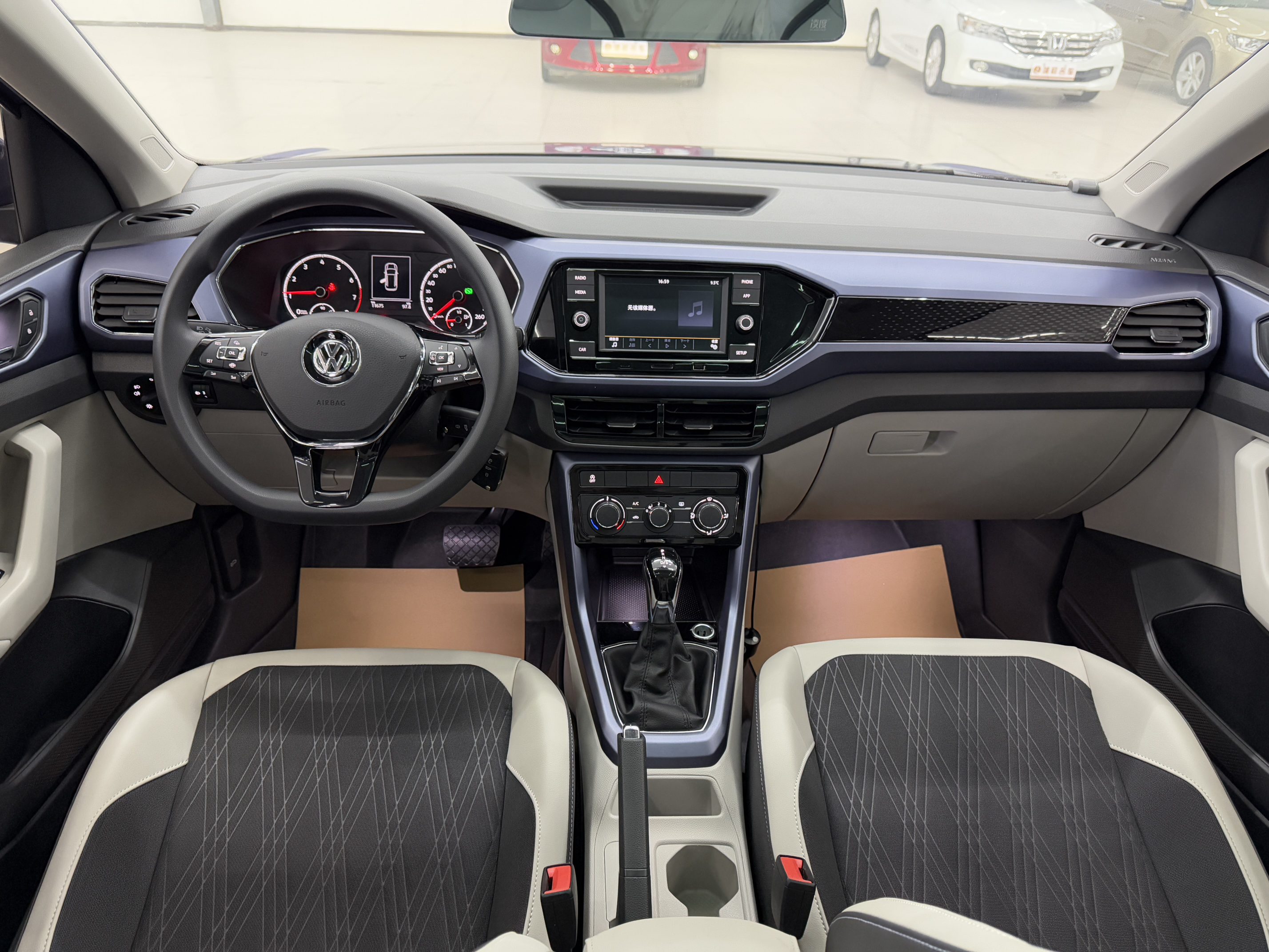Volkswagen T-Cross 2020 #9 Volkswagen T-Cross 2020 car image #9