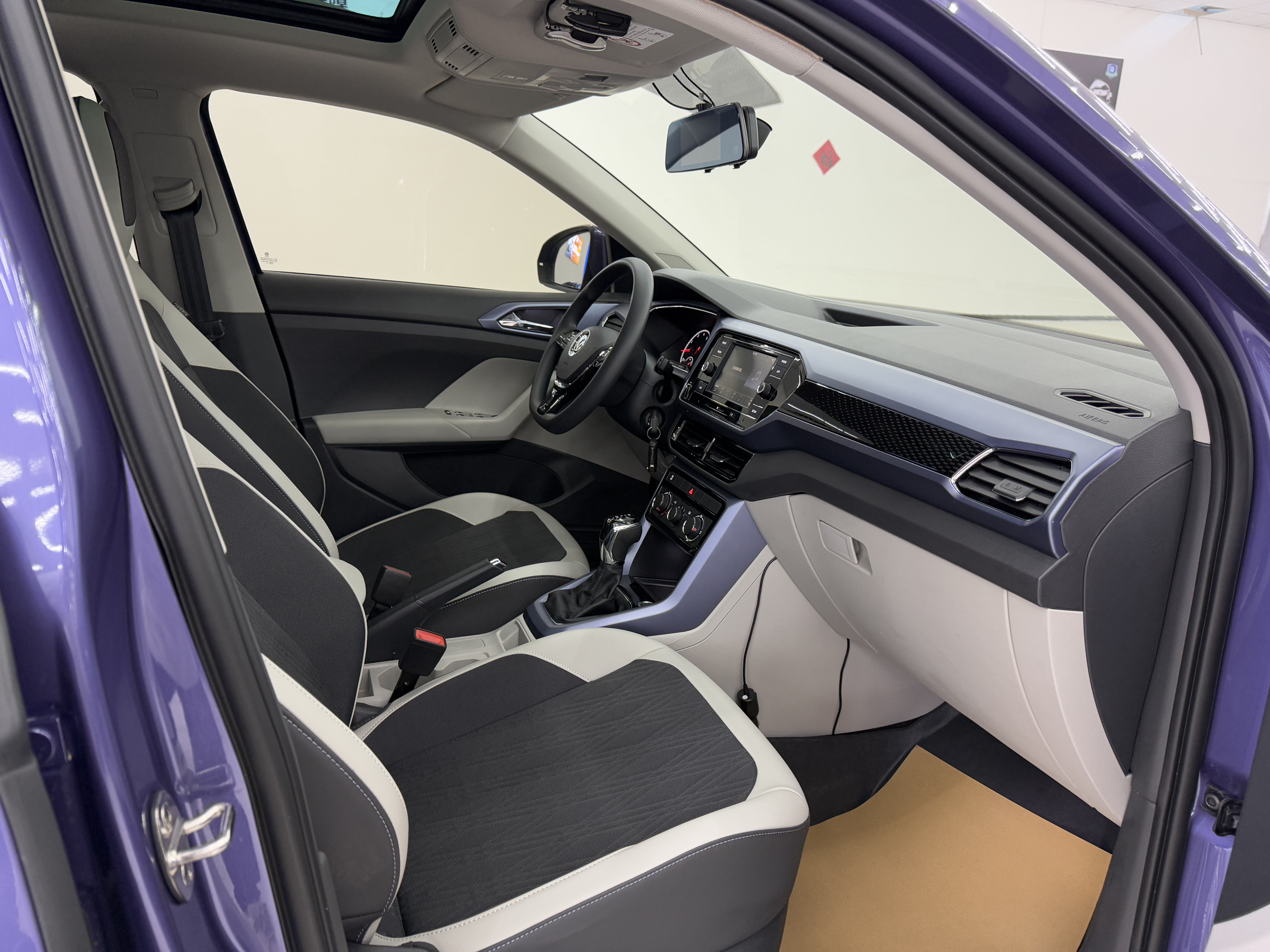 Volkswagen T-Cross 2020 #8 Volkswagen T-Cross 2020 car image #8