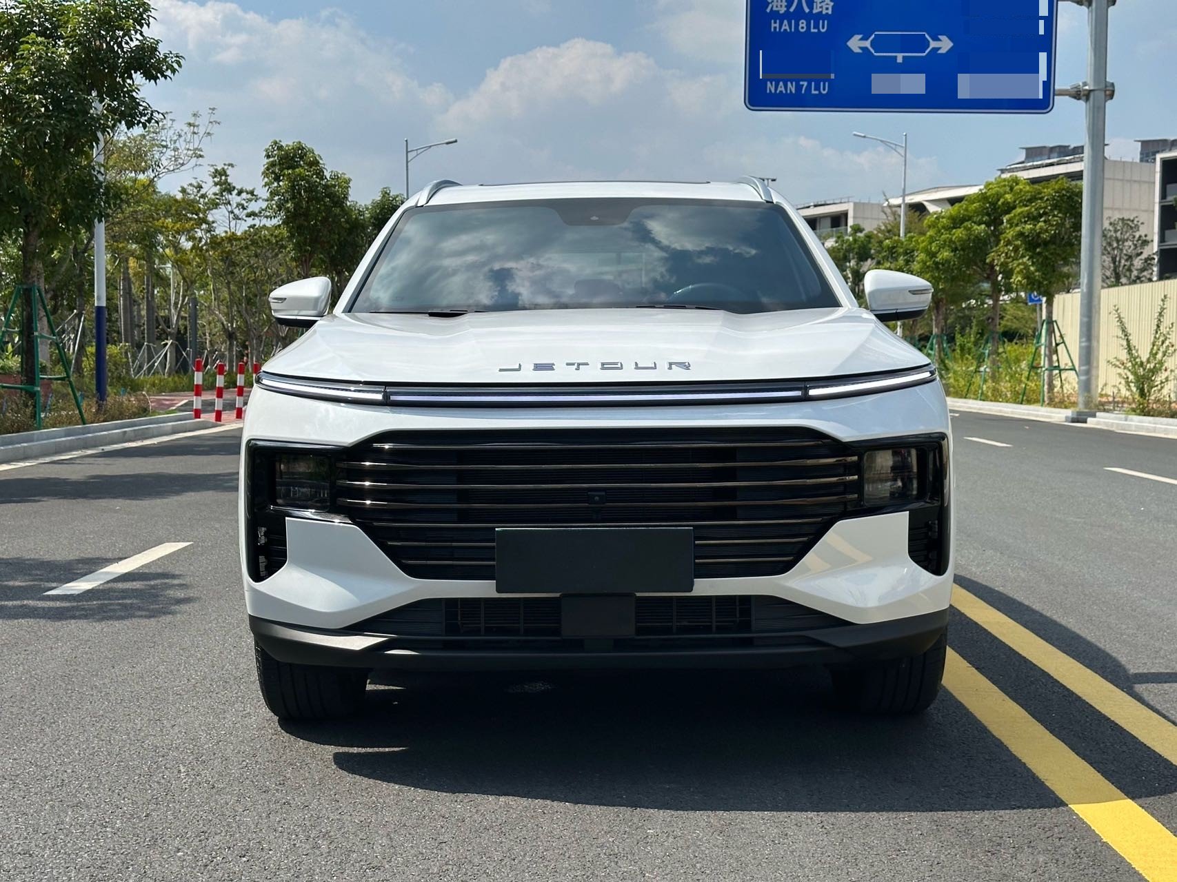 Jetour X70 PLUS 2024 car image #2