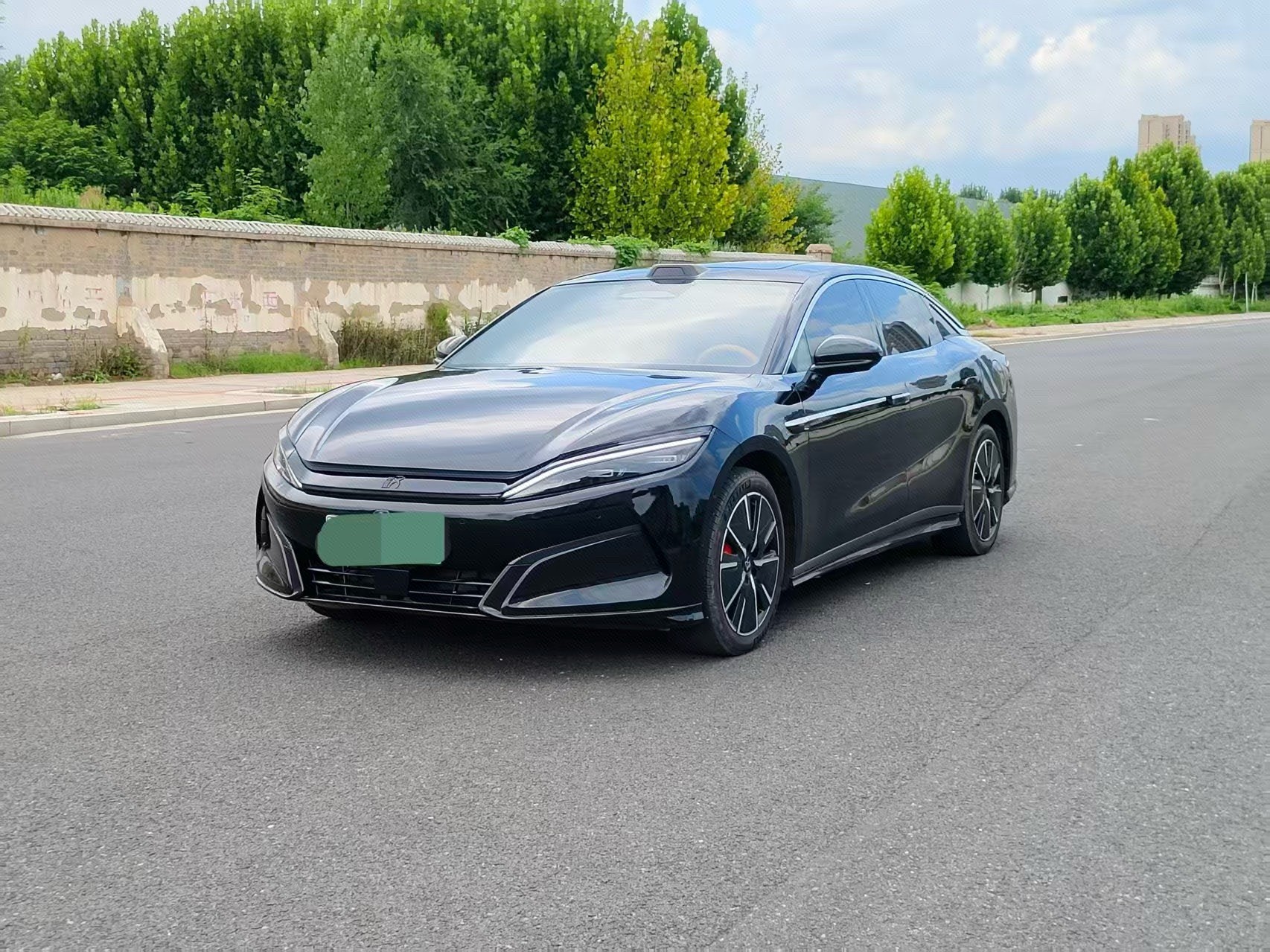 BYD HanL 2025 BYD HanL 2025 car image
