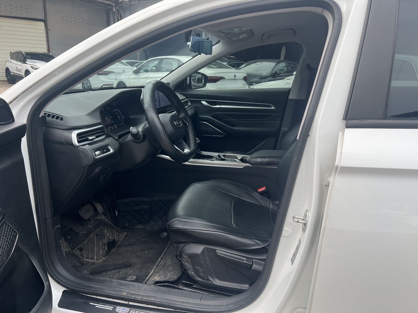 GEELY Emgrand 2023 imagem de carro #3