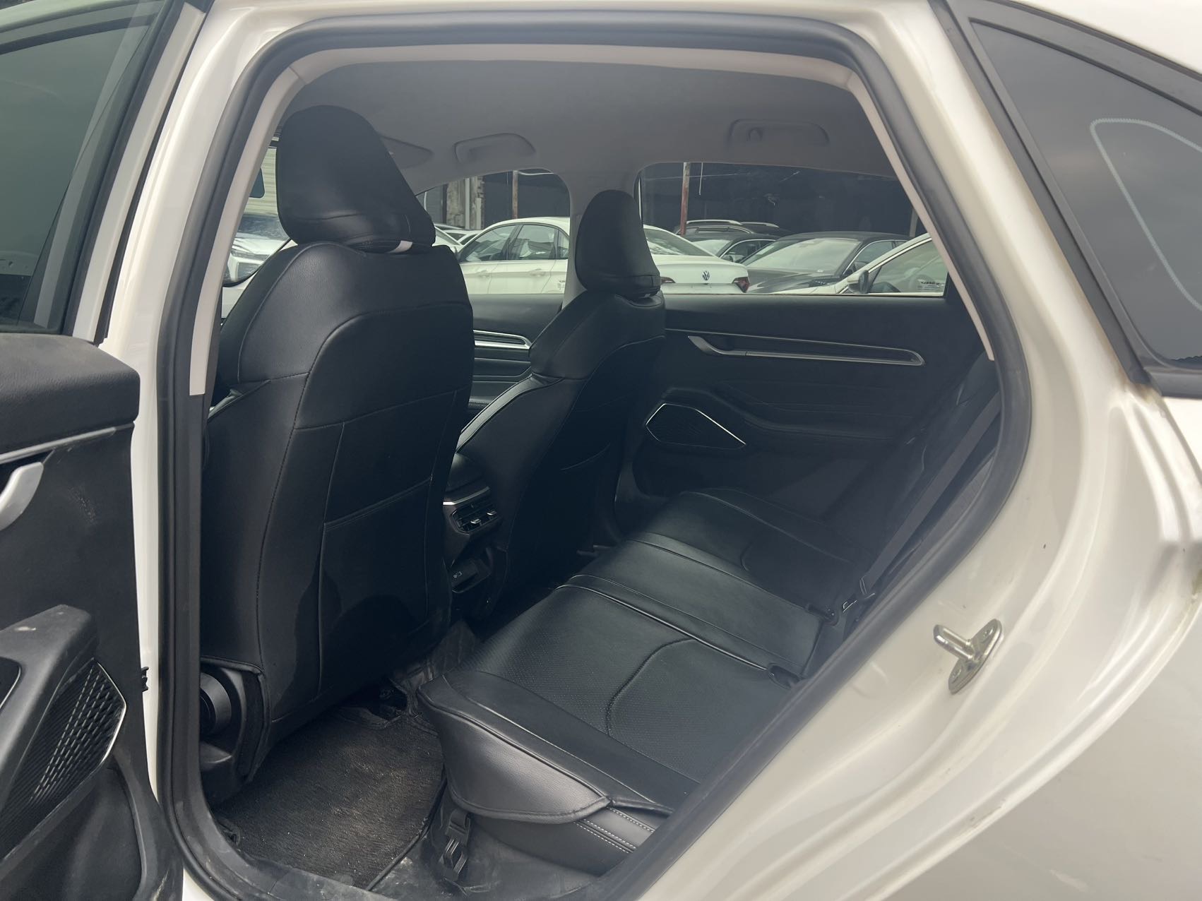 GEELY Emgrand 2023 imagem de carro #4