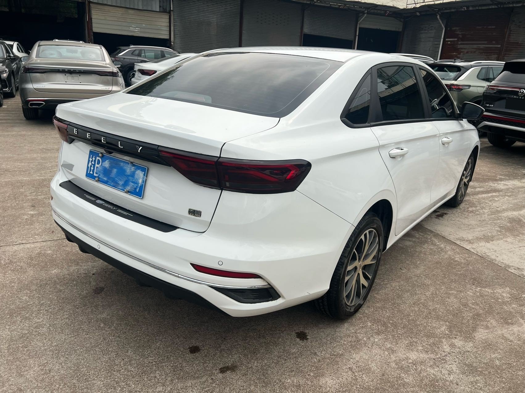 GEELY Emgrand 2023 imagem de carro #9