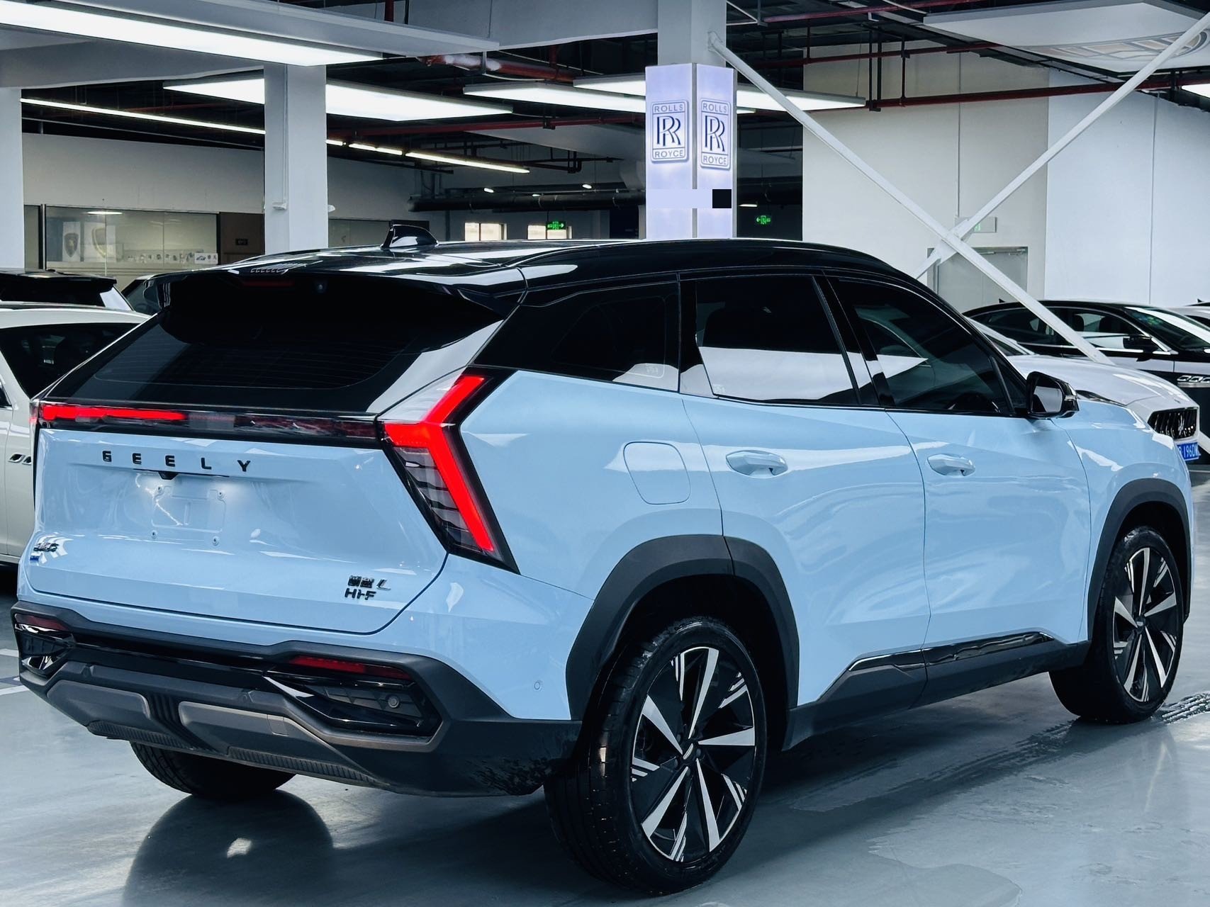 GEELY Boyue L 2023 car image #9