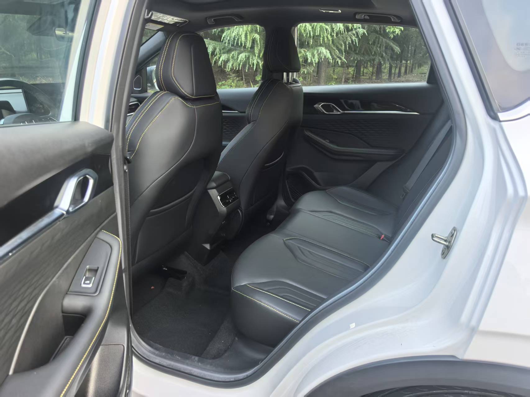 GEELY Coolray 2025 car image #6