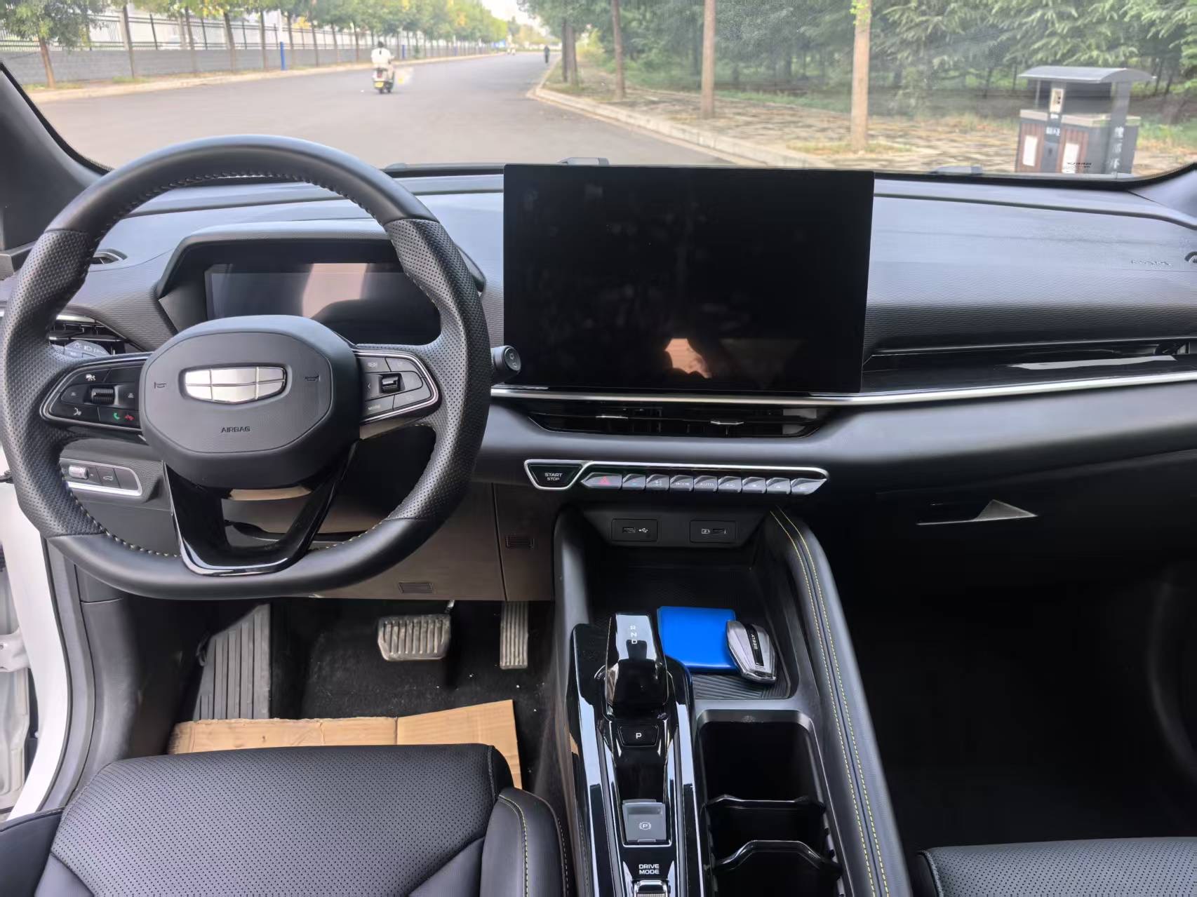 GEELY Coolray 2025 car image #7