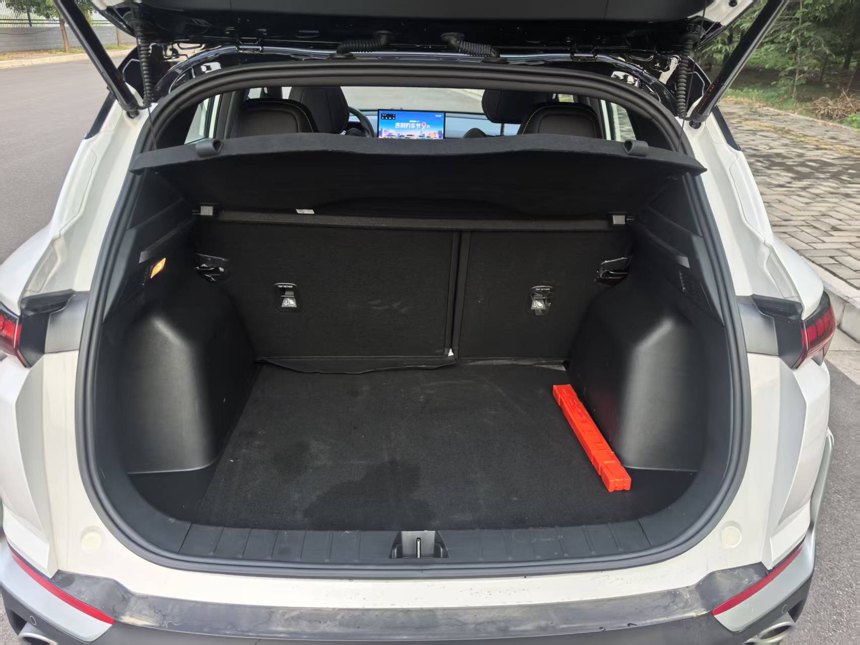 GEELY Coolray 2025 car image #9